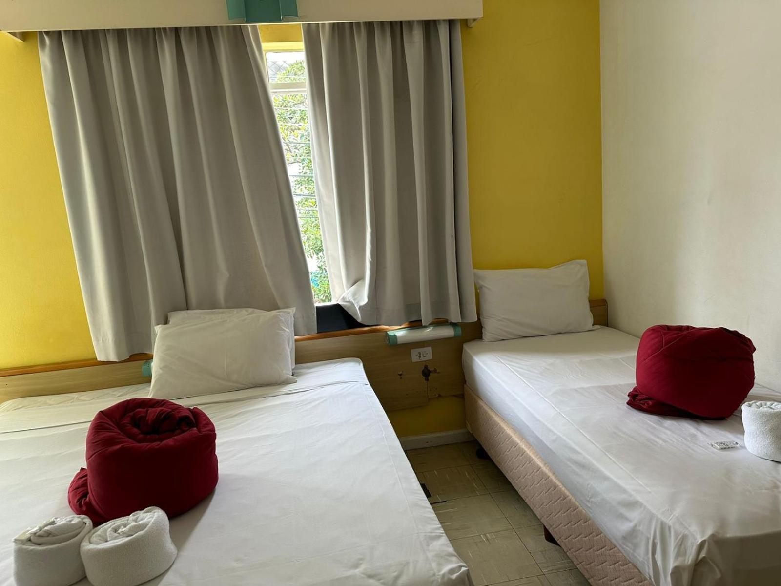 Hotel Blumenau Centro Curitiba Esterno foto
